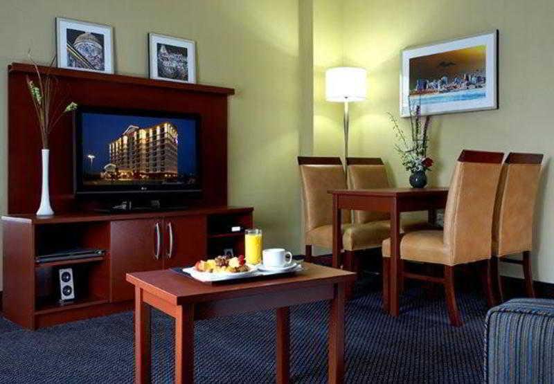 Fairfield Inn & Suites By Marriott Montreal Airport Dorval Pokoj fotografie